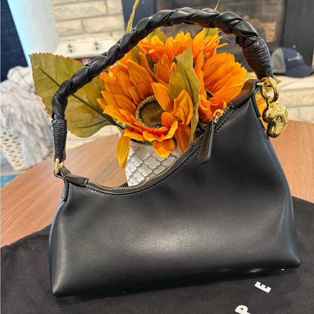 Aupen Nirvana Black Leather Shoulder Bag